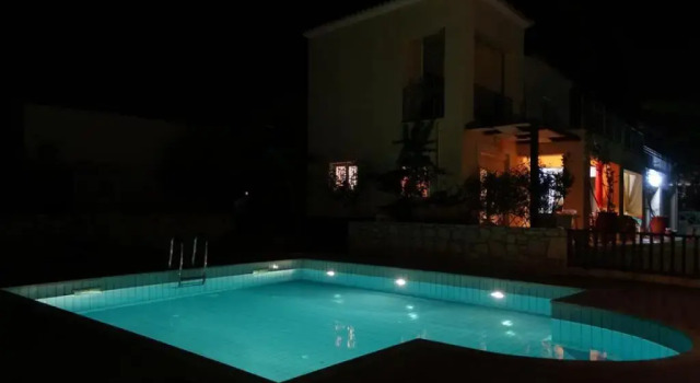 Коттедж с 2 комнатами Cretamos Seaside Villas