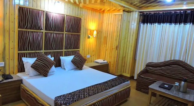 Четырёхместный номер Standard Hotel Chaman Palace