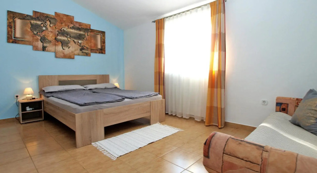 Apartment 1800