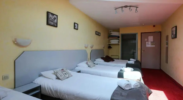 Семейный номер Standard Brit Hotel Bleu Nuit
