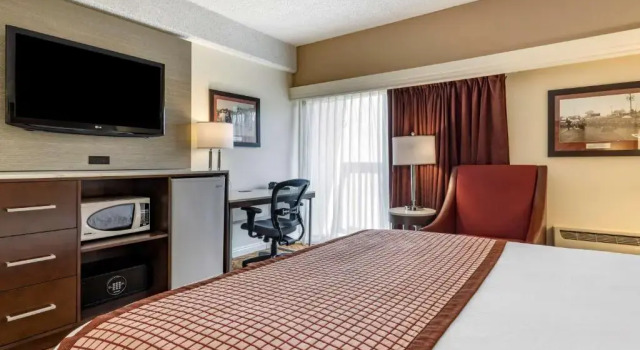 Номер Standard с балконом Best Western Plus Thousand Oaks Inn