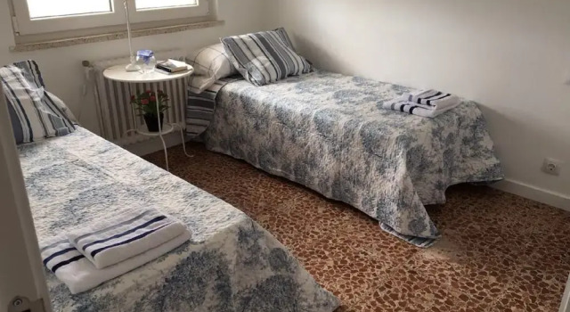 Piso Encima de la Playa en San Ciprián, Prenota Hotel  