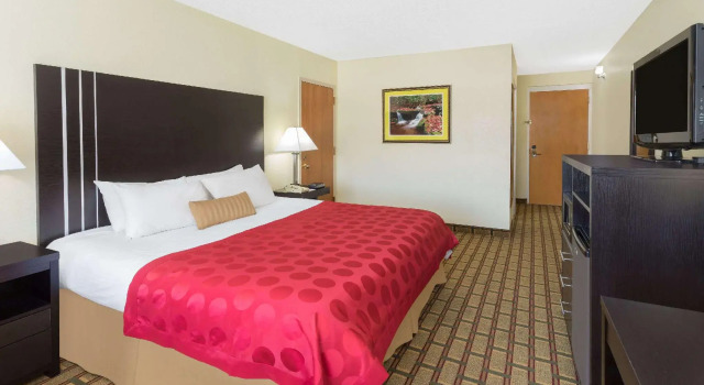 Двухместный номер Standard Ramada by Wyndham Asheville Southeast
