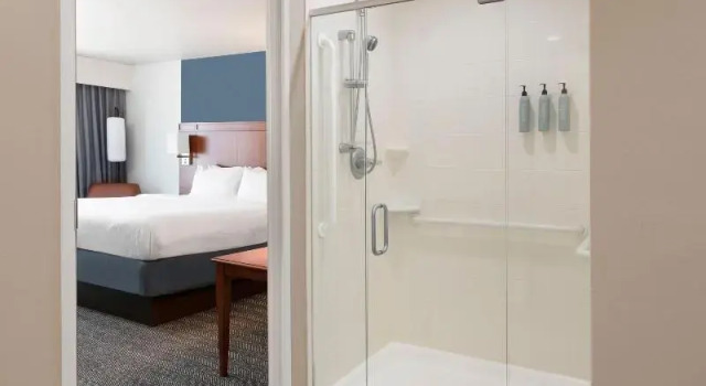 Двухместный люкс c 1 комнатой Courtyard by Marriott Oklahoma City North/Quail Springs
