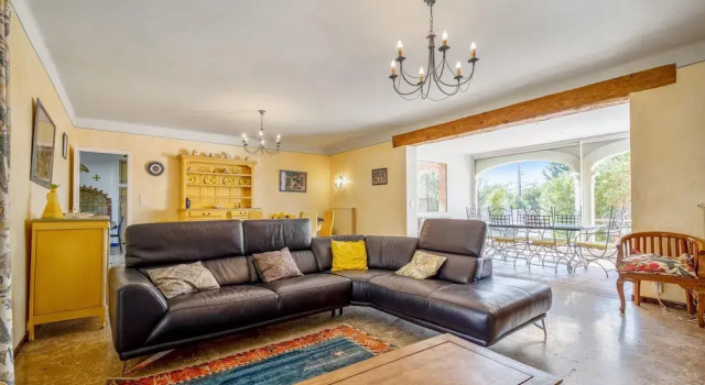 Villa With 6 Bedrooms in Cournonterral, With Private Pool and Enclosed, Rezervați Vilă Vile în Cournonterral, Vilă