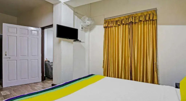 Itsy By Treebo - Shelter Inn 2 KM From Crinoline Falls, Rezerwuj Hotel Hotele w Meghalaya z parkingiem, Parking