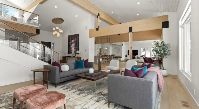 Wonderland Estate 6 Bedrooms PAS-2680 by KBM, Varaa Lomakoti Park City 