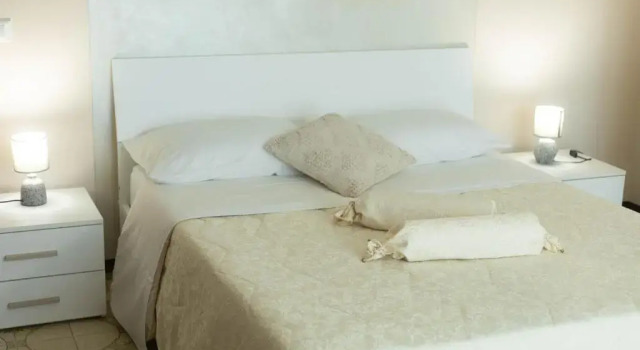 H11 ATTICO AL MARE - Santo Stefano al Mare - Grande Terrazzo, Забронировать Апартаменты/квартира Отели в центре Санто-Стефано-аль-Мар, в центре