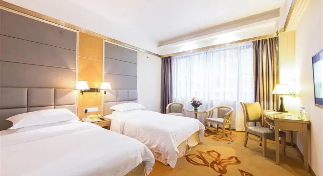 Двухместный номер Business Vienna Hotel Zhanjiang Haibin Avenue Branch