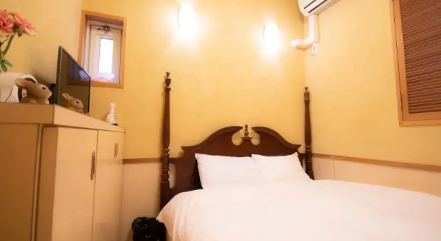 AMP FLAT Tenjin Kita, Забронировать Отель Отели префектуры Фукуока 3 звезды, рядом с Daimaru Fukuoka Tenjin, 3*