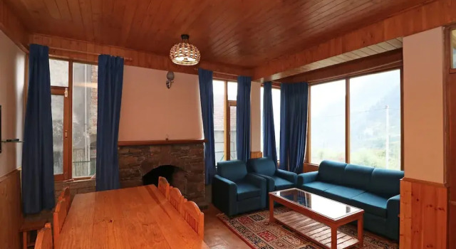 OYO 13697 Home Exotic Hill View Studio Naggar Road, Забронировать Гостевой дом Йагацух штат Химачал-Прадеш