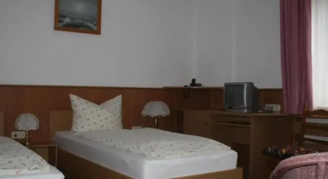 Landgasthof Fuchsbau, Book Hotel Ranis-Ziegenrück Thuringia