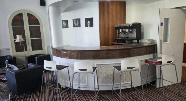 Apartment hotel Maya Hotel Luton, Rezervați Hotel Hoteluri în Bedfordshire cu parcare, Parcare