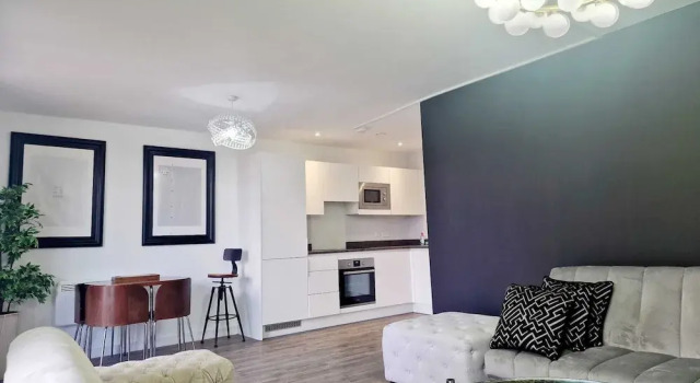 Luxury vip 2bed Apartment With Balcony, Забронировать Апартаменты/квартира Апартаменты Уэст-Мидлендс, Апартаменты/квартира