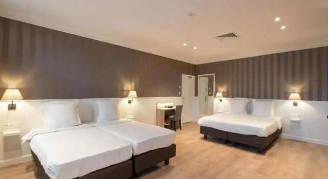 Четырёхместный номер Hotel du Théâtre