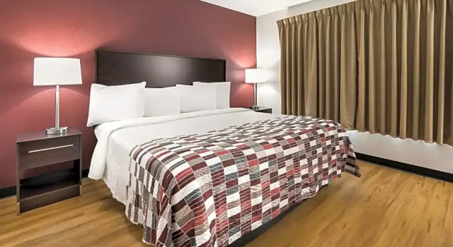 Люкс Red Roof Inn & Suites Knoxville East