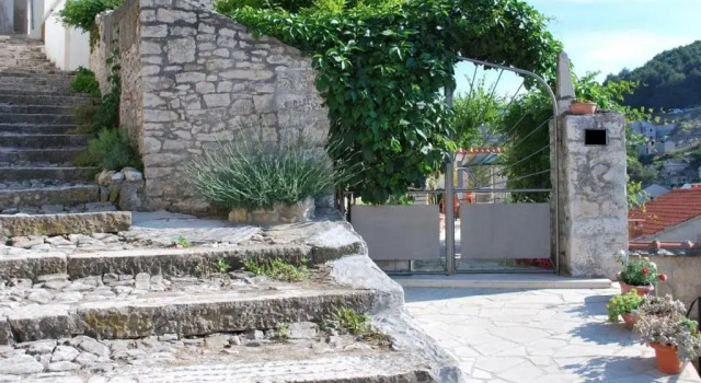 Коттедж Holiday home Žarko - 50m to the sea