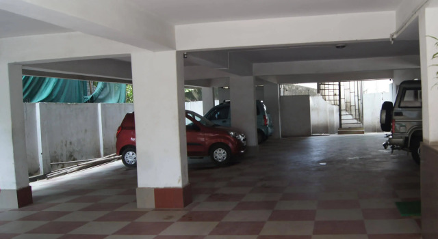 Hotel Siroy Classic, Забронировать Отель Отели Гувахати с парковкой, рядом с Assam State Museum, Парковка