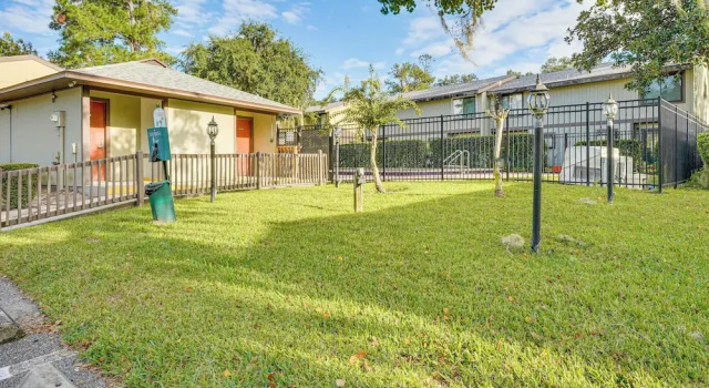 Апартаменты 2 Mi to UF Campus: Modern Condo w/ Pool Access!