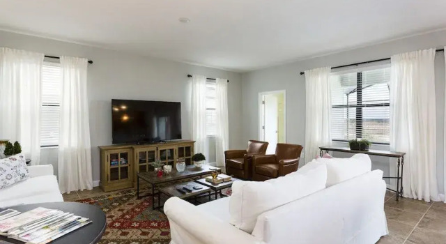 Newly built 6 Bed 6 Bath Pool Home by RedAwning