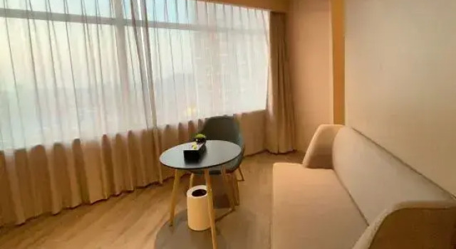 Люкс Homeinn Selected Hotel