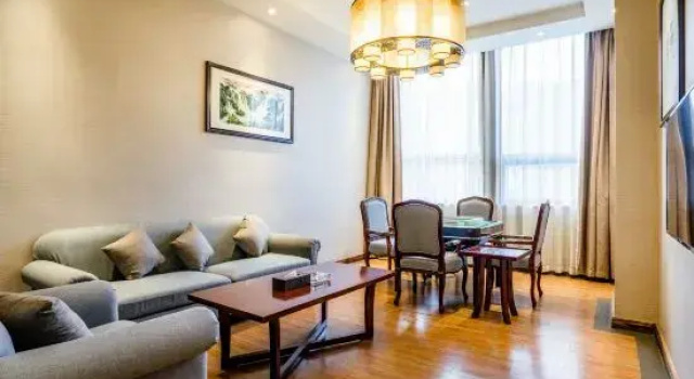Fenghuangge Hotel, Book Hotel Hoteller i Fengyi med parkering, Parkering
