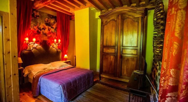Люкс с балконом Chambre dHôtes et gites du Tapissier