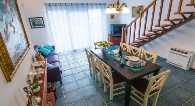 Inviting 7-bed Villa in Maslinica, Prenota Villa Hotel a Croatian Islands con parcheggio, Parcheggio