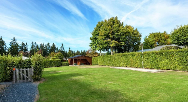 Бунгало Boutique Chalet in Bullingen Near Lake