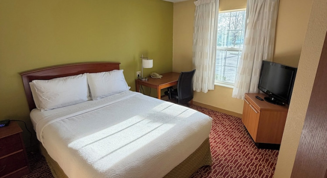 Номер Standard MainStay Suites Bloomington near University