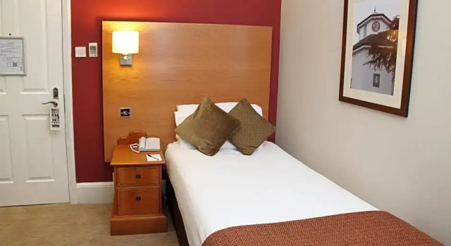 Номер Classic Red Lion Hotel