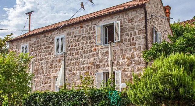 Awesome Home in Dubrovnik With Wifi and 3 Bedrooms