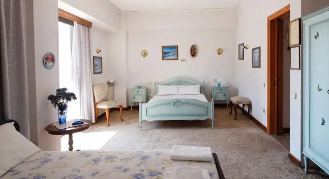 Private comfortable room for 4