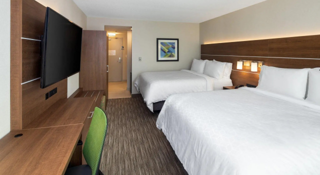 Четырёхместный номер Standard Holiday Inn Express & Suites Halifax Airport by IHG