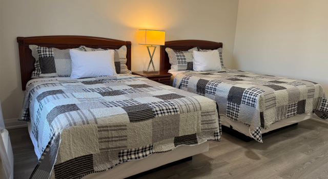 Четырёхместный номер Standard Knights Inn London Ontario