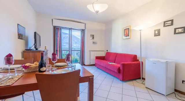 Studio with beautiful view, Забронировать Апартаменты/квартира Реццонико Озеро Комо
