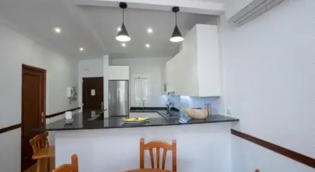 Coronado 4 Menyber, Забронировать Апартаменты/квартира Апартаменты Нерха, рядом с Церковь Эль-Сальвадор, Апартаменты/квартира
