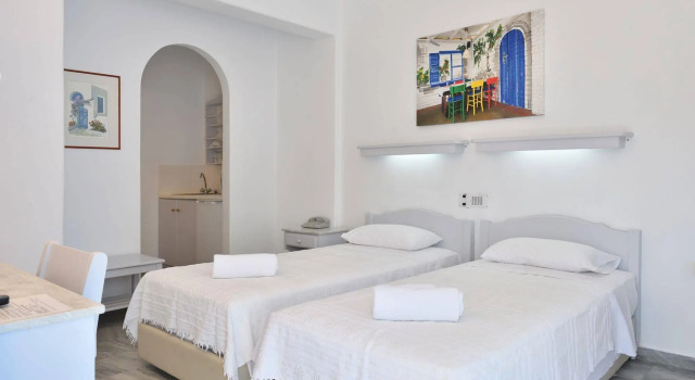 Manis Inn, Rezerwuj Hotel Hotele w Kolympithres z basenem, Basen