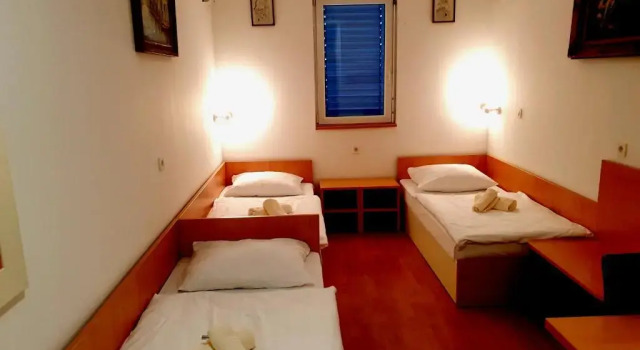 Трёхместный номер Standard Hotel Galaksija Trebnje
