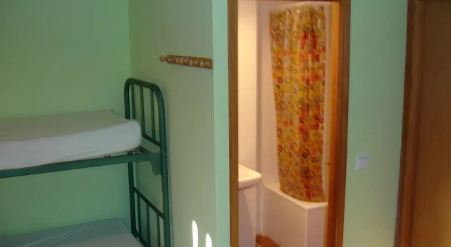 Albergue Restaurante Salto de Bierge - Hostel, Book Hostel Hotels in Aragon with Parking, Parking