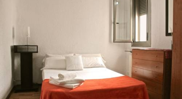 Mario's B&B Barcelona, Забронировать Отель «постель и завтрак» Барселона провинция Барселона, рядом с Приход Св. Августина