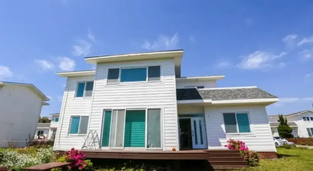 Seogwipo Joeun House Pensio(서귀포 조은하우스펜션), Забронировать Отель Отели Согвипхо с парковкой, Парковка