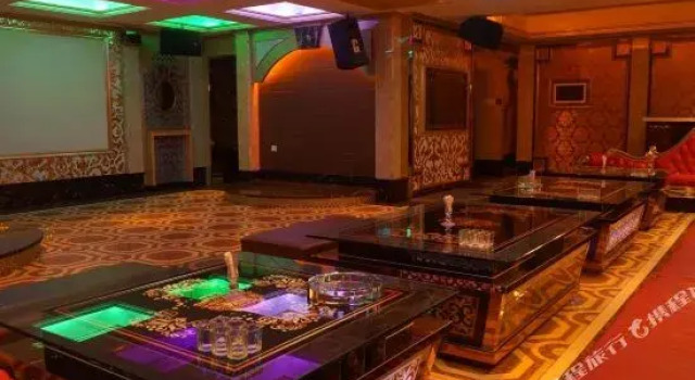 Pingding Hotel (Huazhou Pingding Branch), Boek Hotel Maoming Guangdong