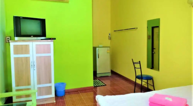 Двухместный номер Standard с балконом Pattaraporn Hotel