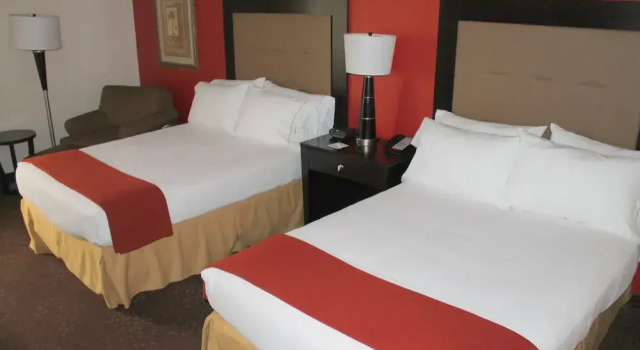 Четырёхместный номер Standard Holiday Inn Express Harlingen by IHG
