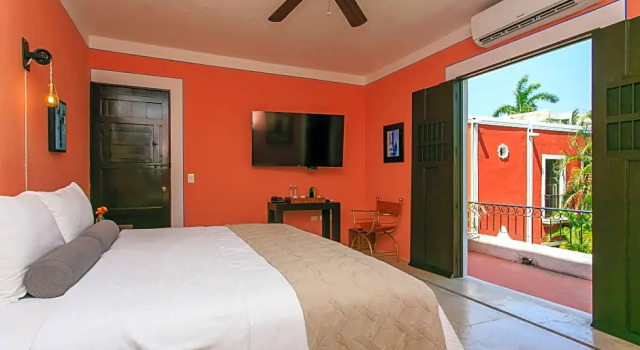 Полулюкс Casa Jade Hotel