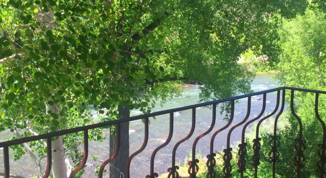 Standard Doppel Zimmer mit Balkon und mit Flussblick DoubleTree by Hilton Durango
