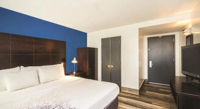 Двухместный номер Mobility/Hearing Accessible La Quinta by Wyndham Brooklyn Downtown