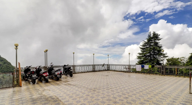 Townhouse OAK Hotel Winter Line Inn, Rezervovat Hotel Mussoorie Uttarakhand
