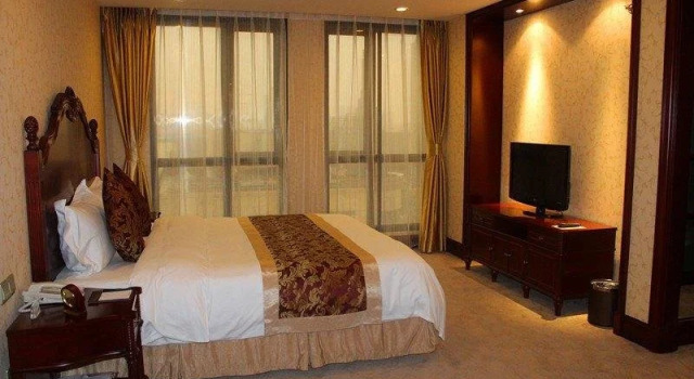 Yifeng Harbour Hotel, Book Hotel Jinzhou 